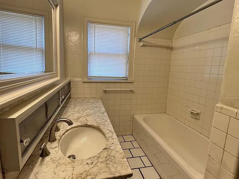 1414 N Drexel Boulevard Property Photo 11