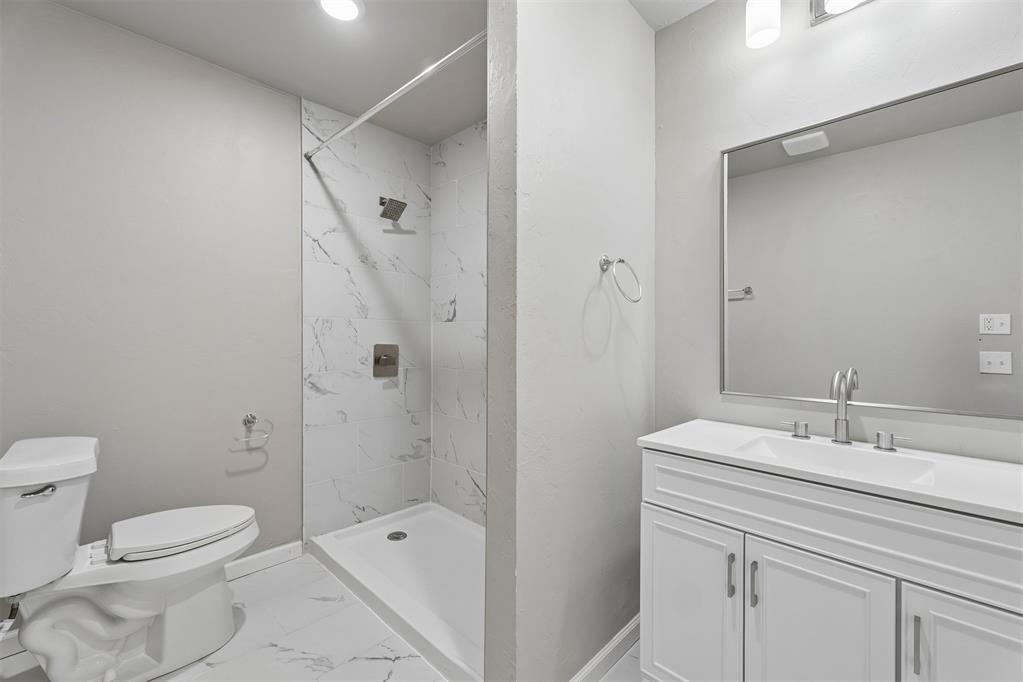 940 East Drive Property Photo 42