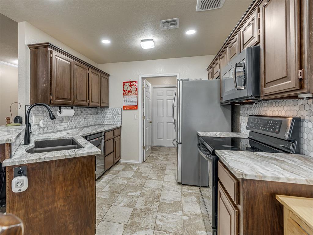 9620 Blue Bonnet Place Property Photo 8