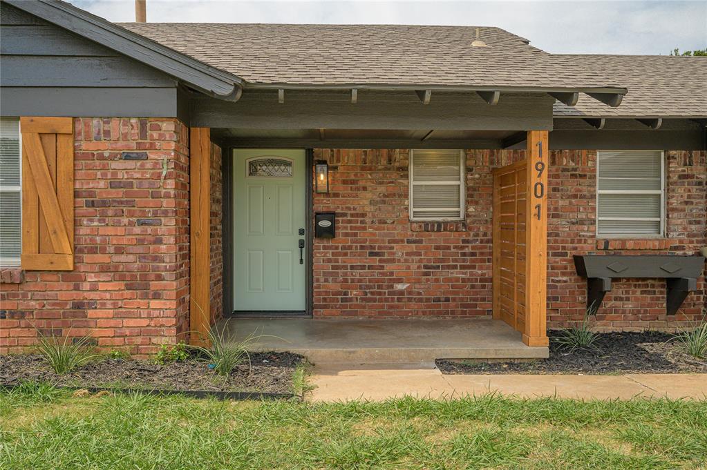 1901 Ne 54th Street Property Photo 3