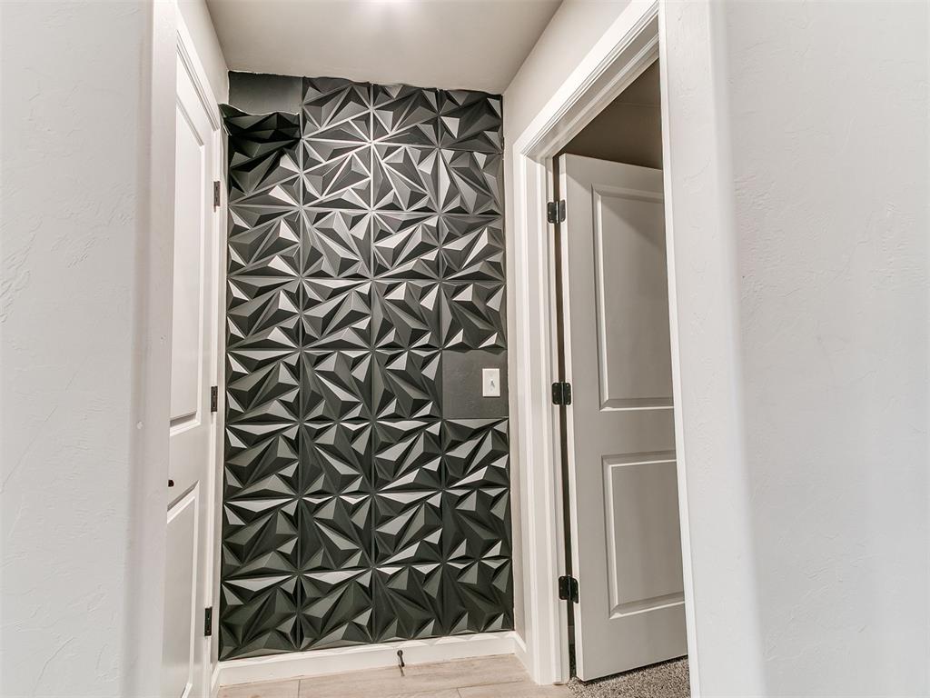 18709 Grove Parkway Property Photo 4