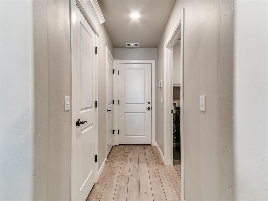 18709 Grove Parkway Property Photo 25