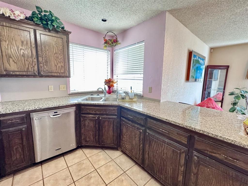 2825 Tealwood Drive Property Photo 11