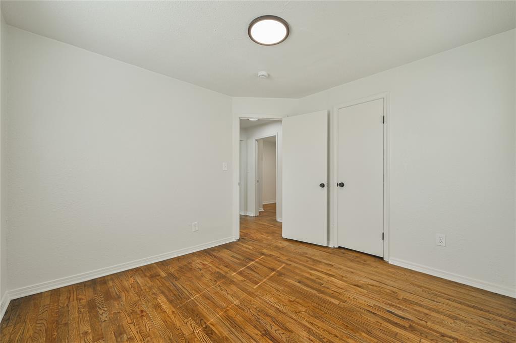 5600 N Donald Avenue Property Photo 15