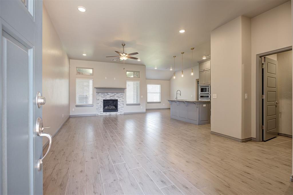 8117 Nw 160th Street Property Photo 6