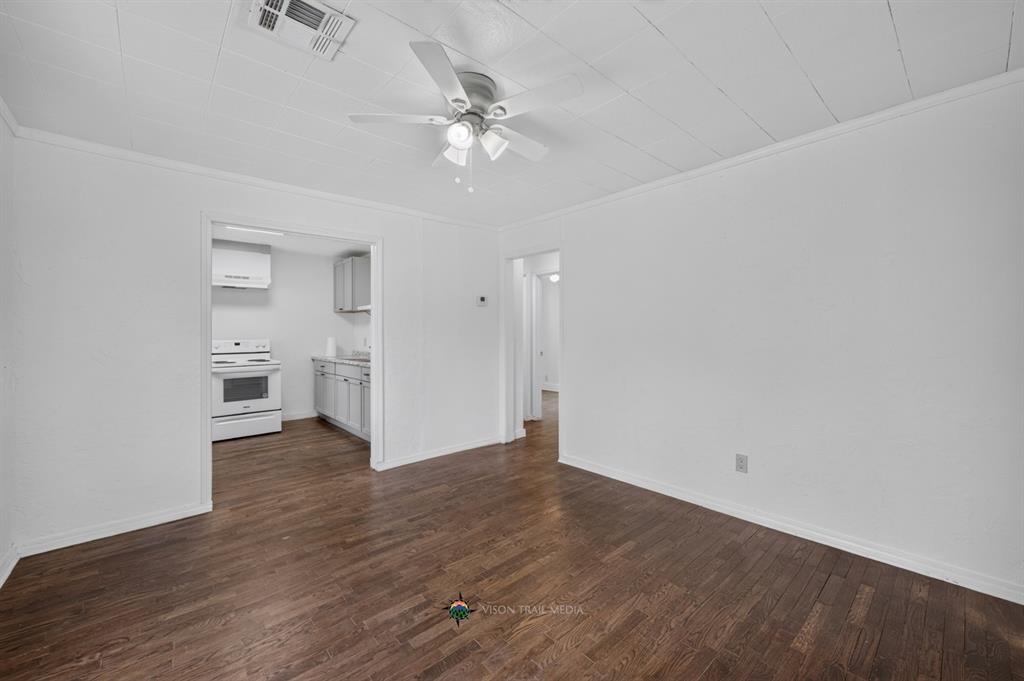 4900 N Willow Avenue Property Photo 4