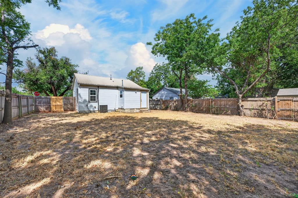 4900 N Willow Avenue Property Photo 18