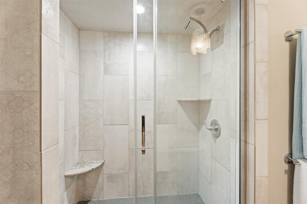 1812 Honeysuckle Lane Property Photo 26