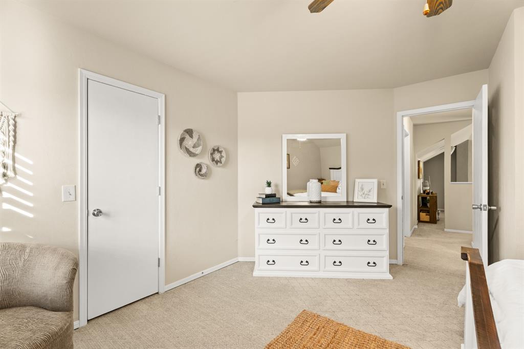 1812 Honeysuckle Lane Property Photo 29