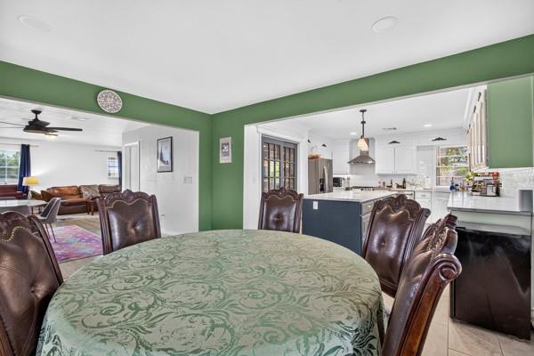 1460 N Broadway Avenue Property Photo 6