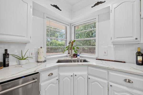 1460 N Broadway Avenue Property Photo 8
