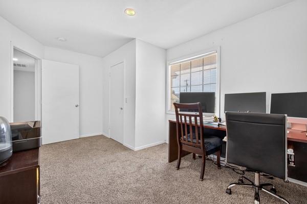 1460 N Broadway Avenue Property Photo 17