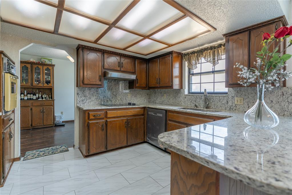 212 Americana Court Property Photo 3