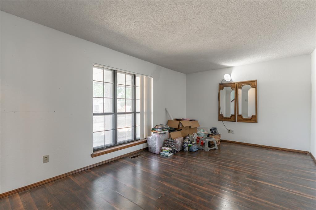 212 Americana Court Property Photo 8