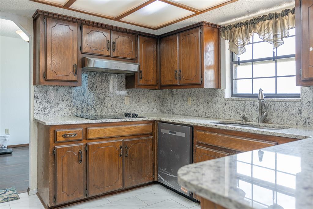 212 Americana Court Property Photo 13