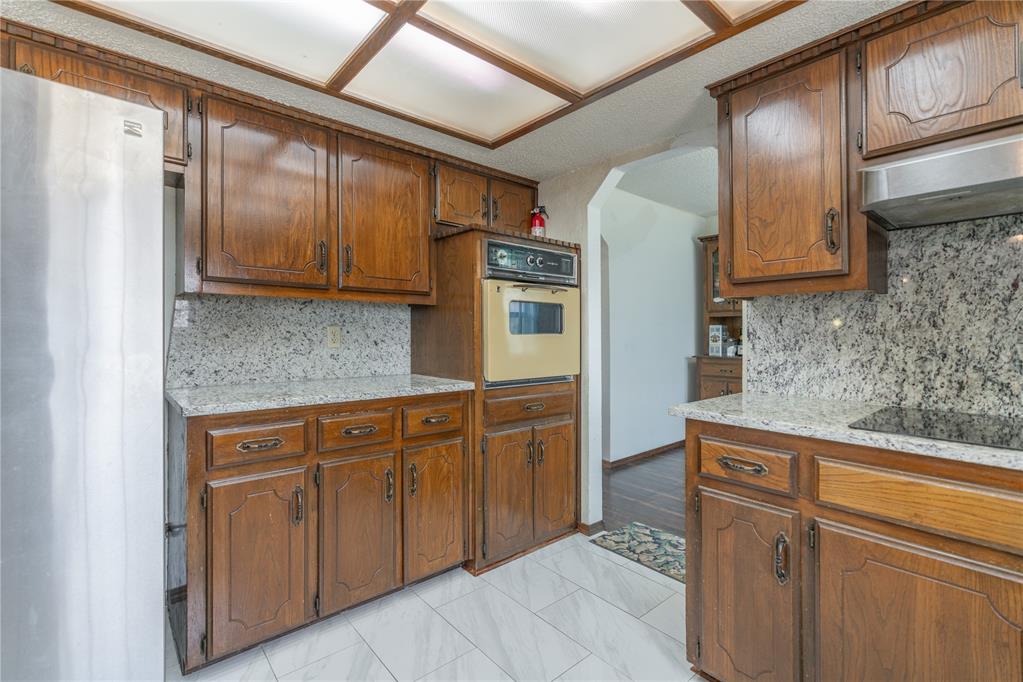 212 Americana Court Property Photo 14