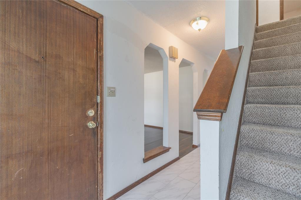 212 Americana Court Property Photo 25