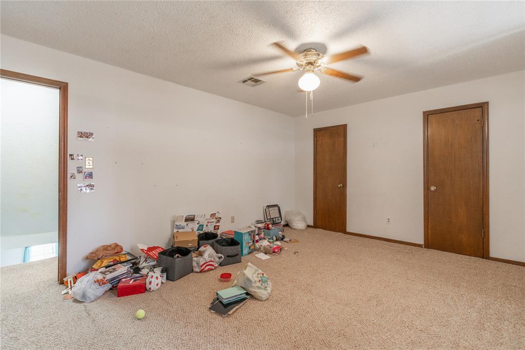 212 Americana Court Property Photo 28