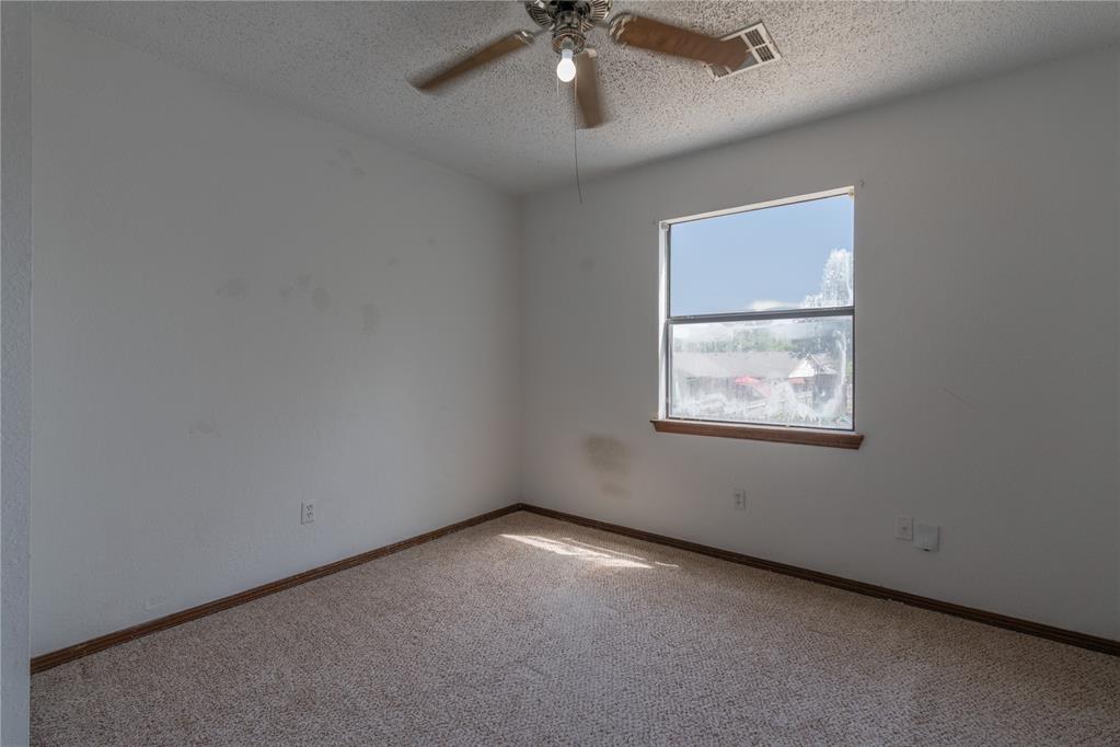 212 Americana Court Property Photo 32