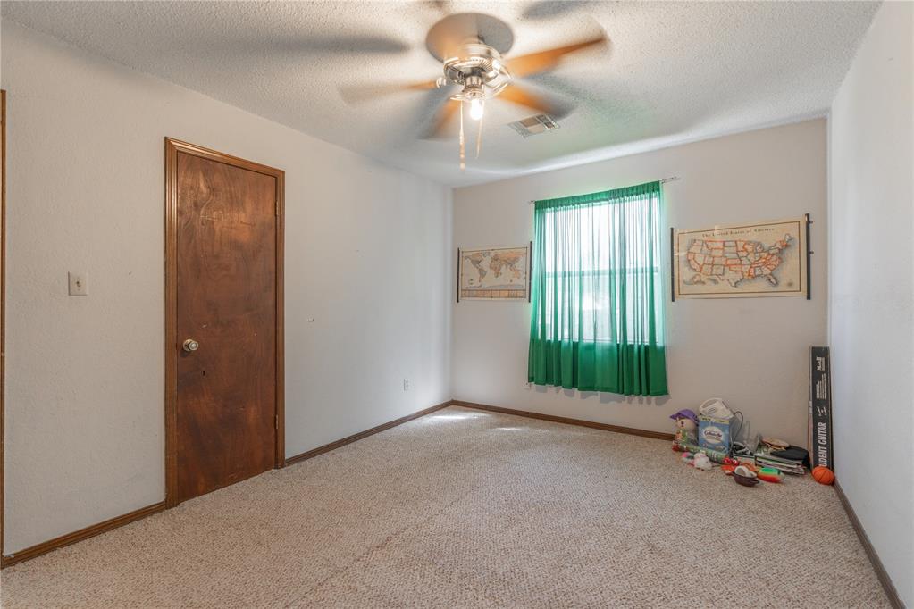 212 Americana Court Property Photo 35