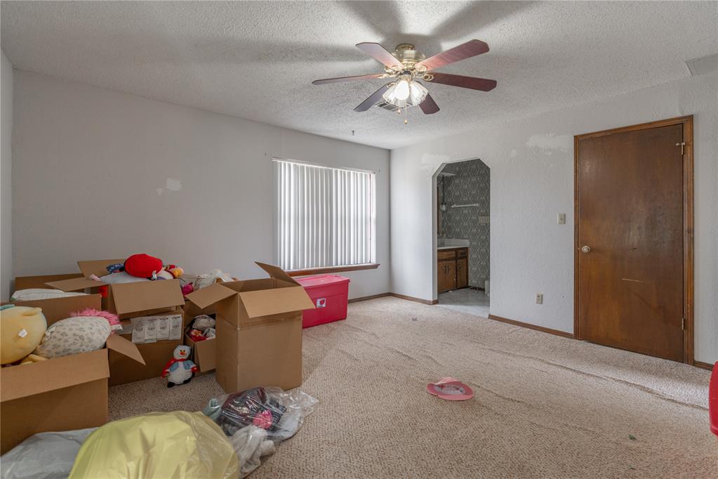 212 Americana Court Property Photo 37