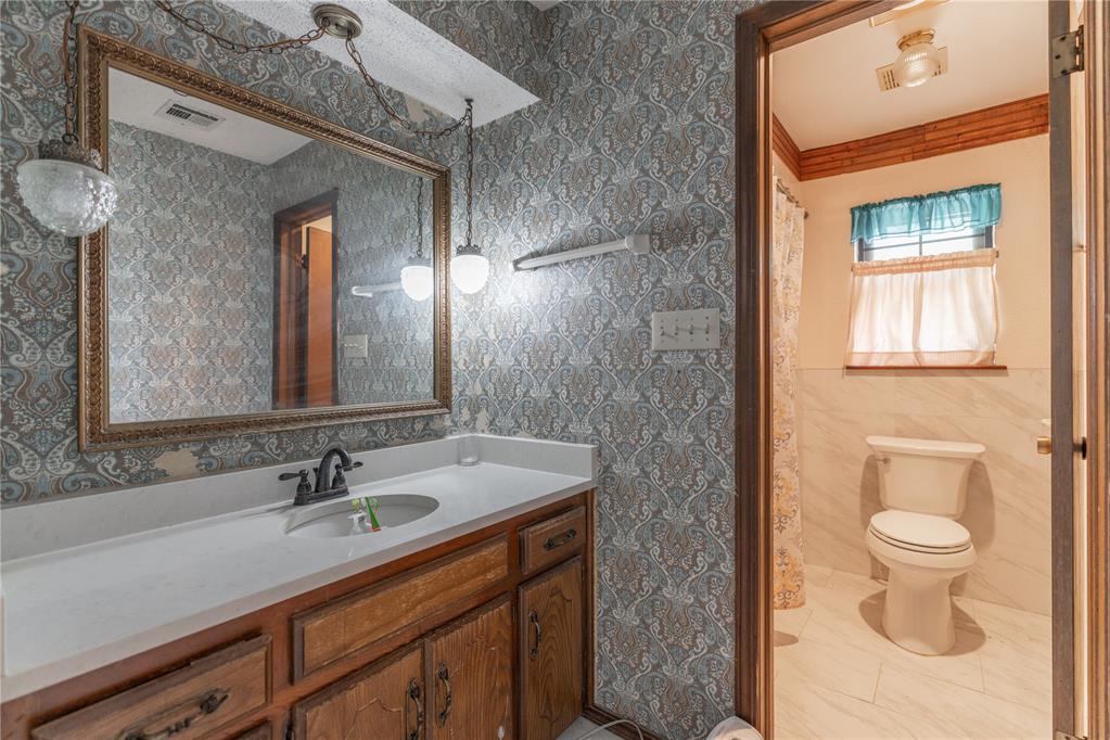 212 Americana Court Property Photo 38