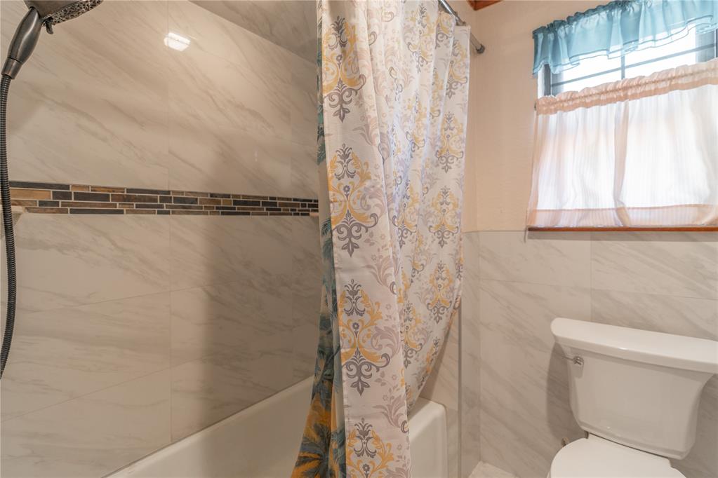 212 Americana Court Property Photo 39