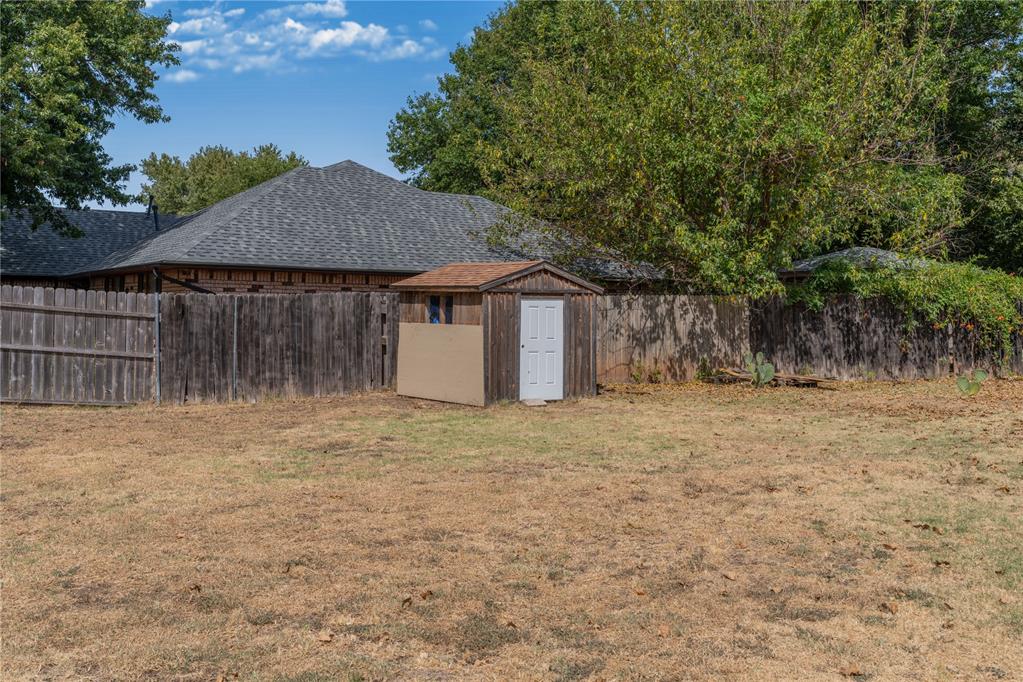 212 Americana Court Property Photo 43
