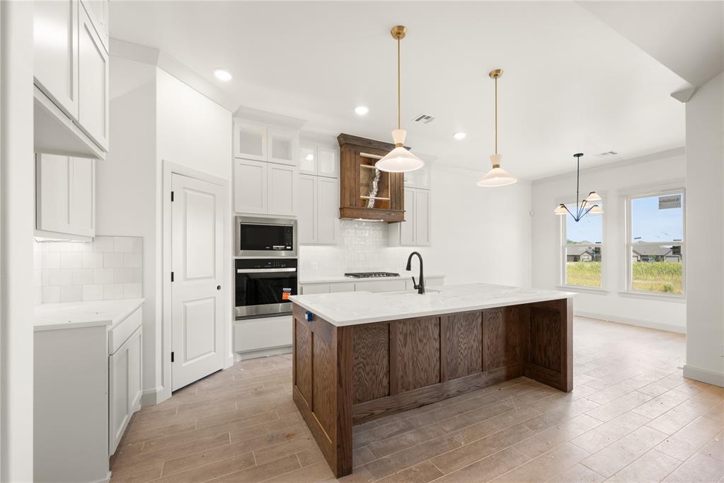 4908 Vine Cliff Road Property Photo 8