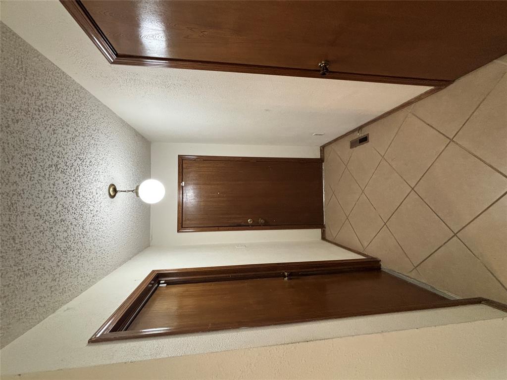 417 Boulder Court Property Photo 2