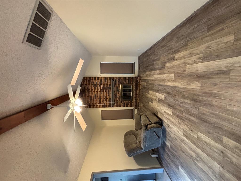 417 Boulder Court Property Photo 4