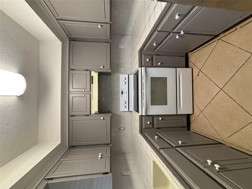417 Boulder Court Property Photo 14
