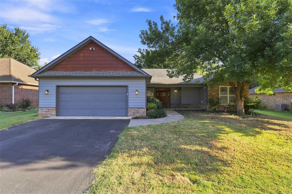 4824 W Oakcrest Road Property Photo 2