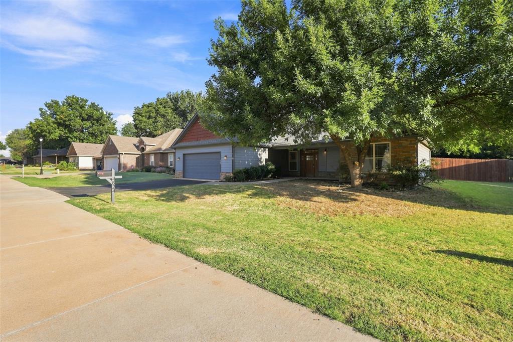 4824 W Oakcrest Road Property Photo 4