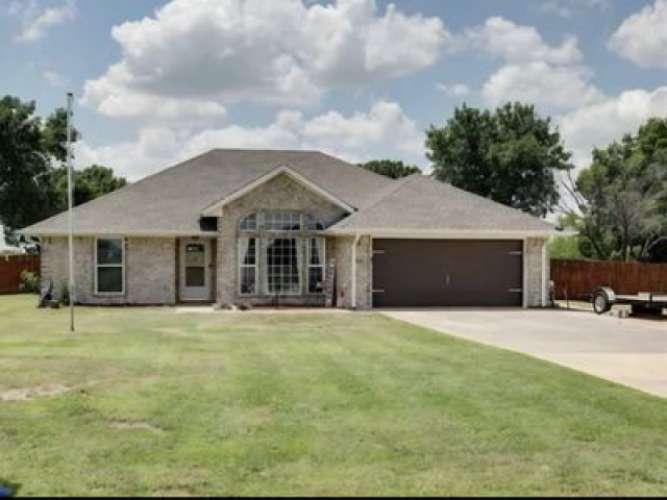 10 Sw Bradbury Circle Property Photo 1
