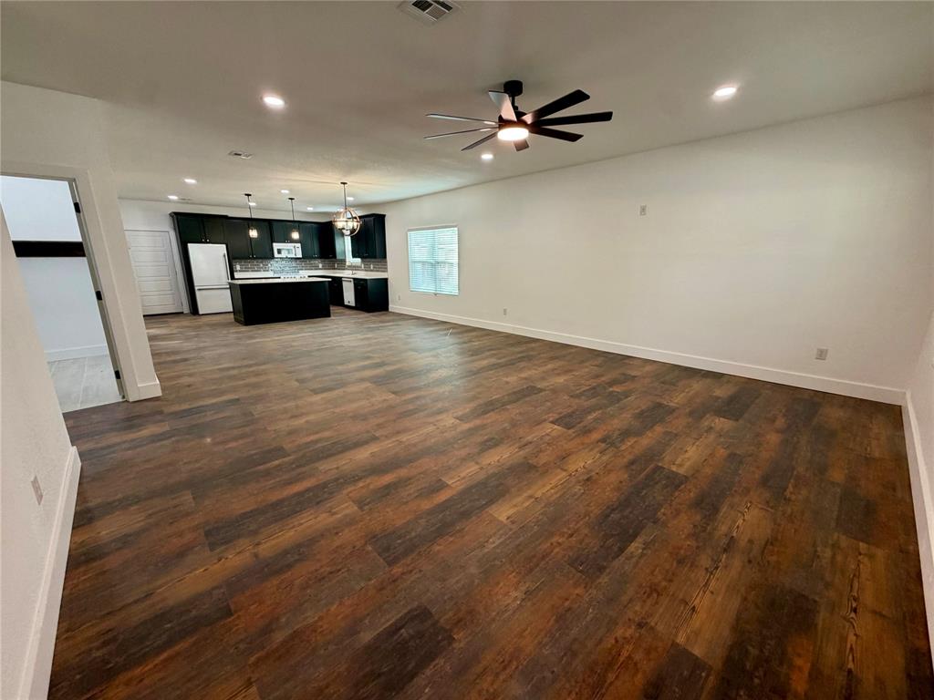 402 Se 1st Avenue Property Photo 6