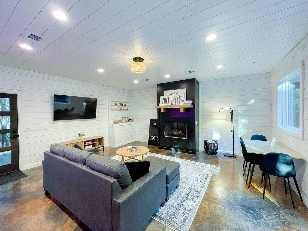 47 Honor Court Property Photo 17