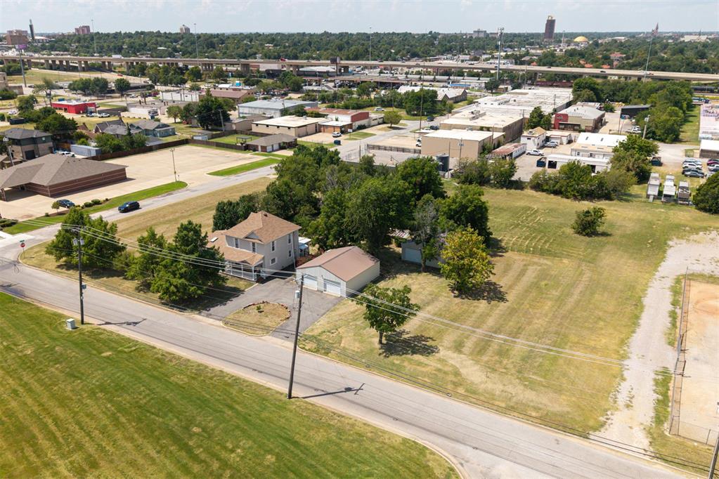 2501 N Walnut Avenue Property Photo 5