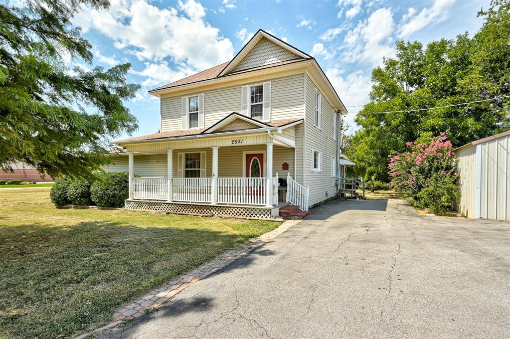 2501 N Walnut Avenue Property Photo 8