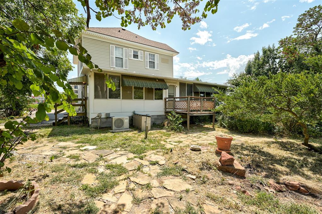 2501 N Walnut Avenue Property Photo 13