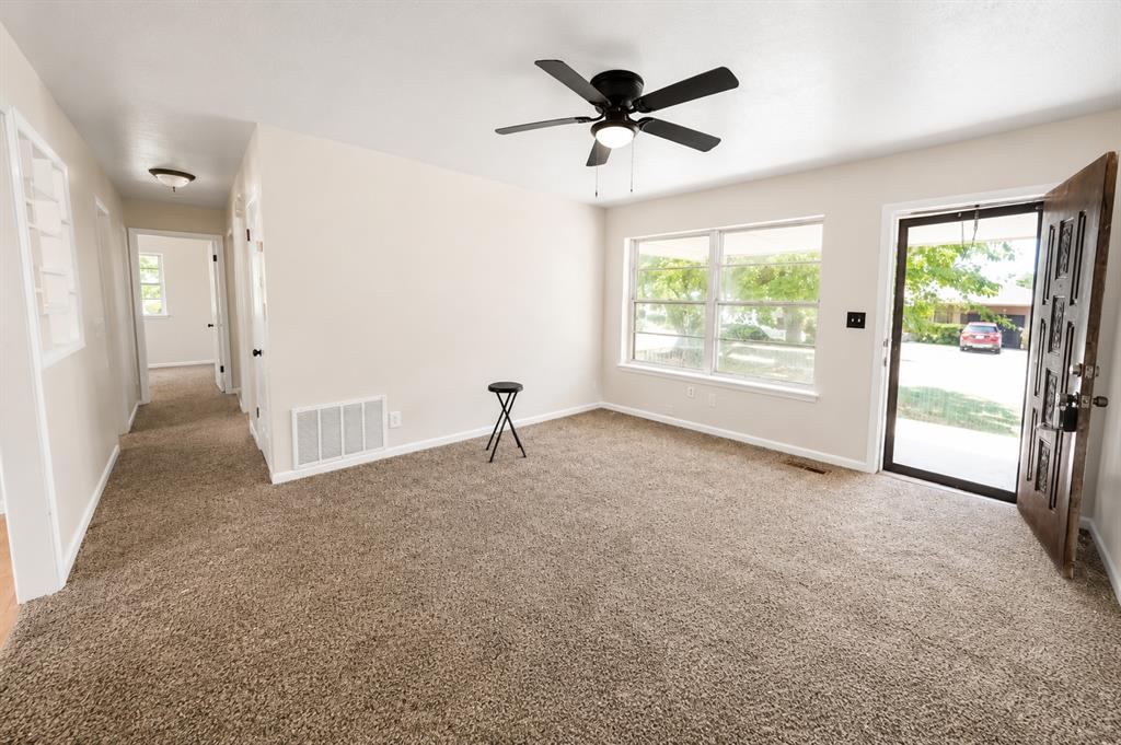 5900 S Broadway Avenue Property Photo 5