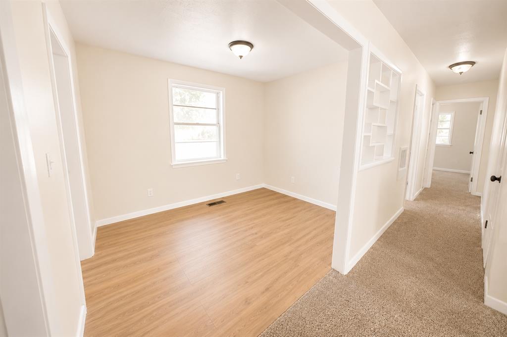 5900 S Broadway Avenue Property Photo 9