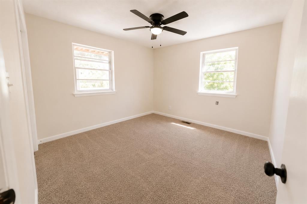 5900 S Broadway Avenue Property Photo 16