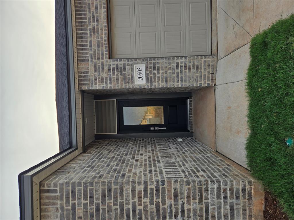 20505 Mule Deer Drive Property Photo 2