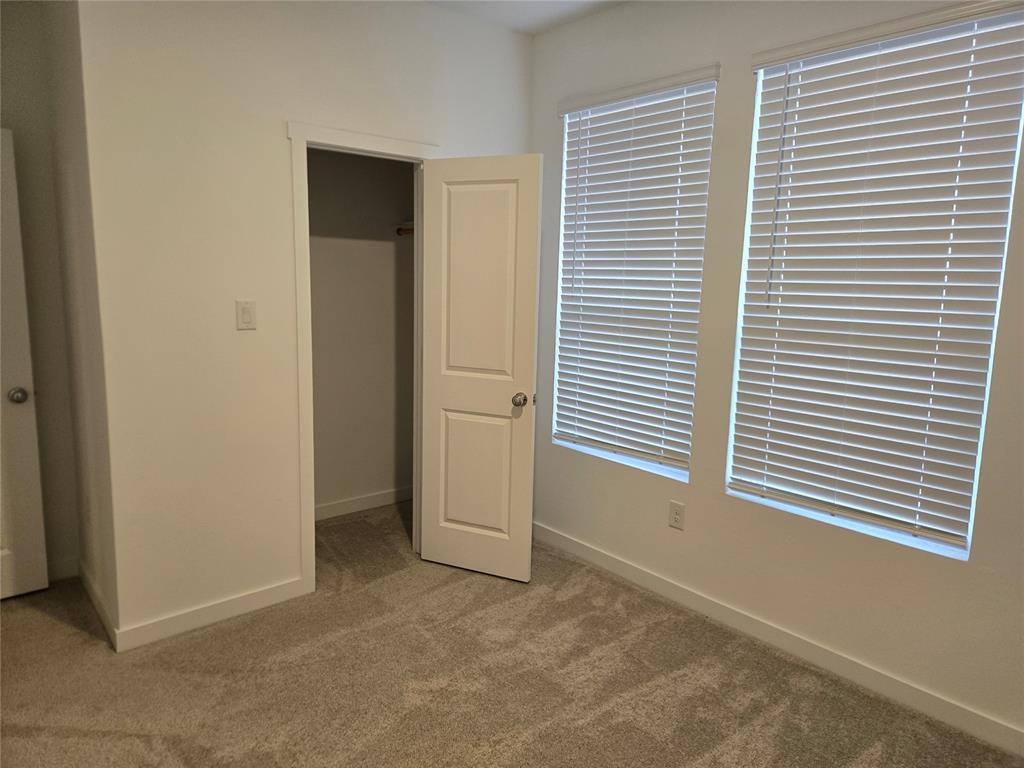 20517 Mule Deer Drive Property Photo 6