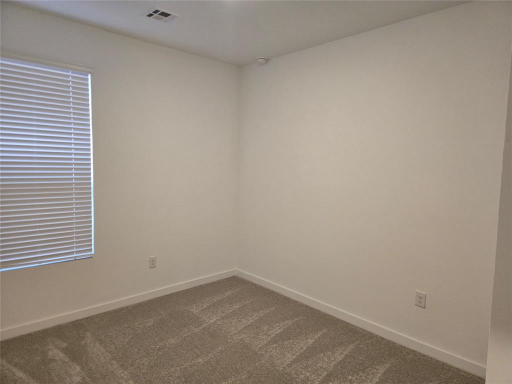 20517 Mule Deer Drive Property Photo 9