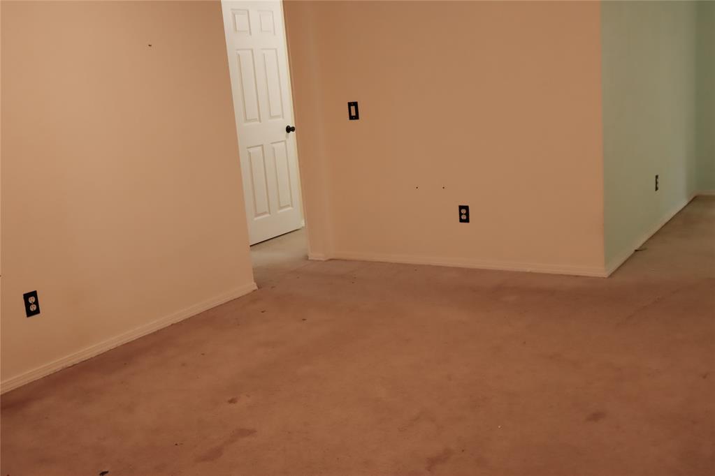 916 N Windermere Drive Property Photo 4