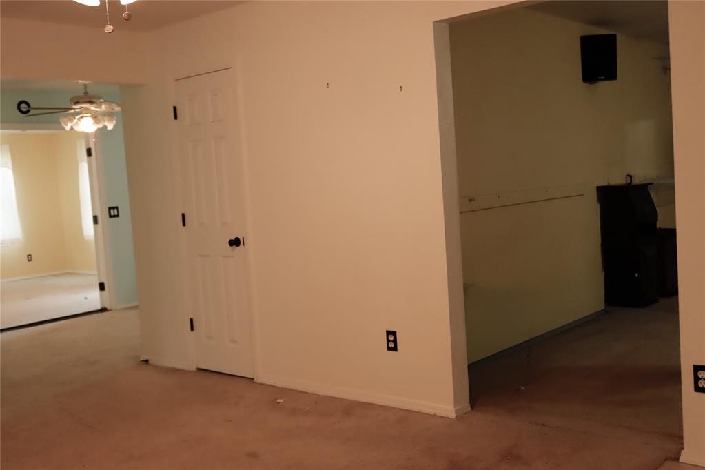 916 N Windermere Drive Property Photo 5