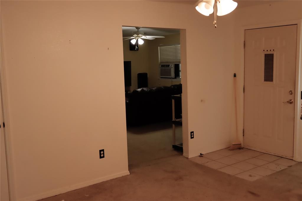 916 N Windermere Drive Property Photo 6