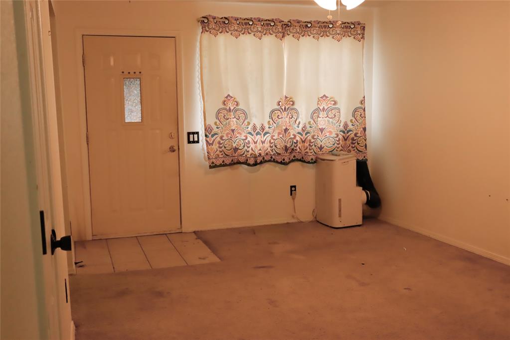 916 N Windermere Drive Property Photo 7